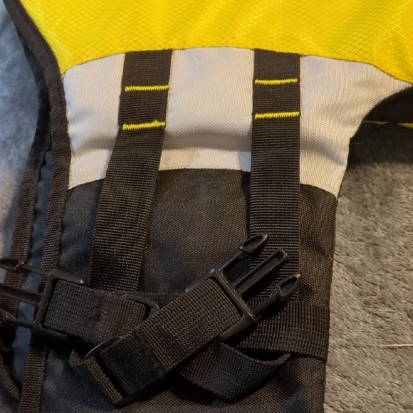 Onyx Yellow Life Jacket - Picture 4 of 4